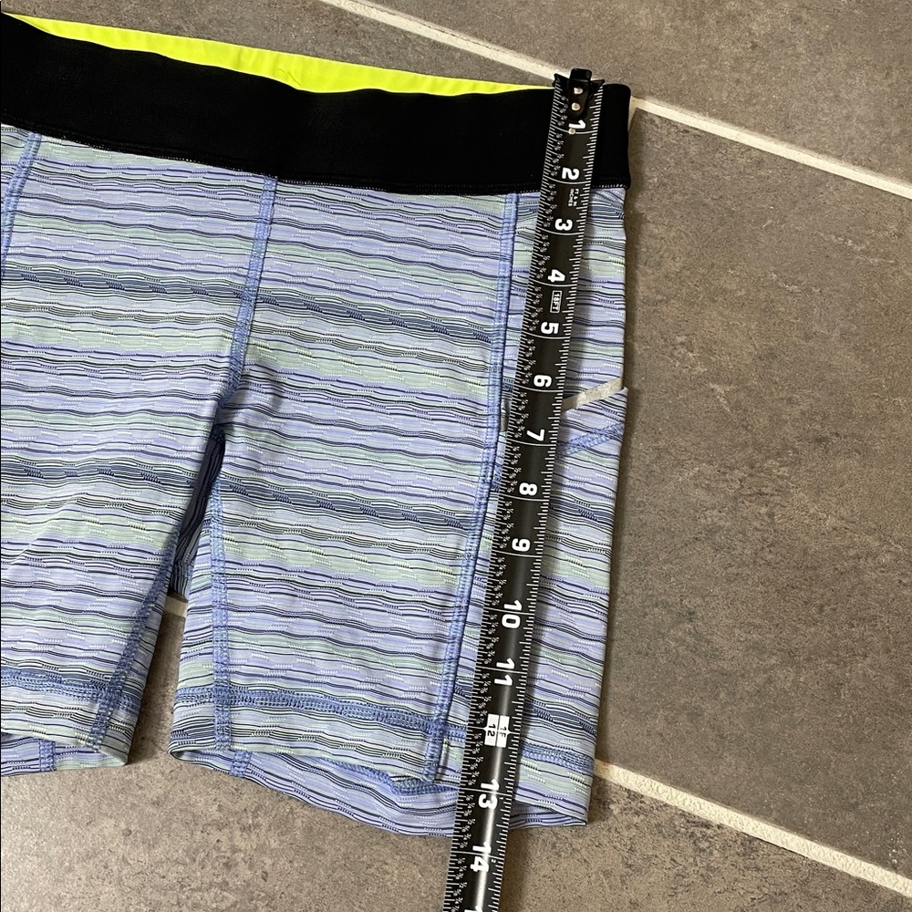 Lululemon What The Sport Short II in the Space Dye Twist Lullaby Ray size 6 - Picture 5 of 10